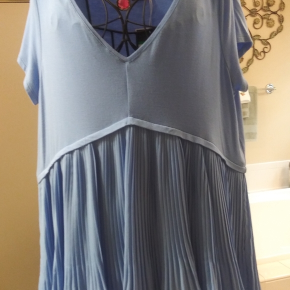 Top - Picture 6 of 9